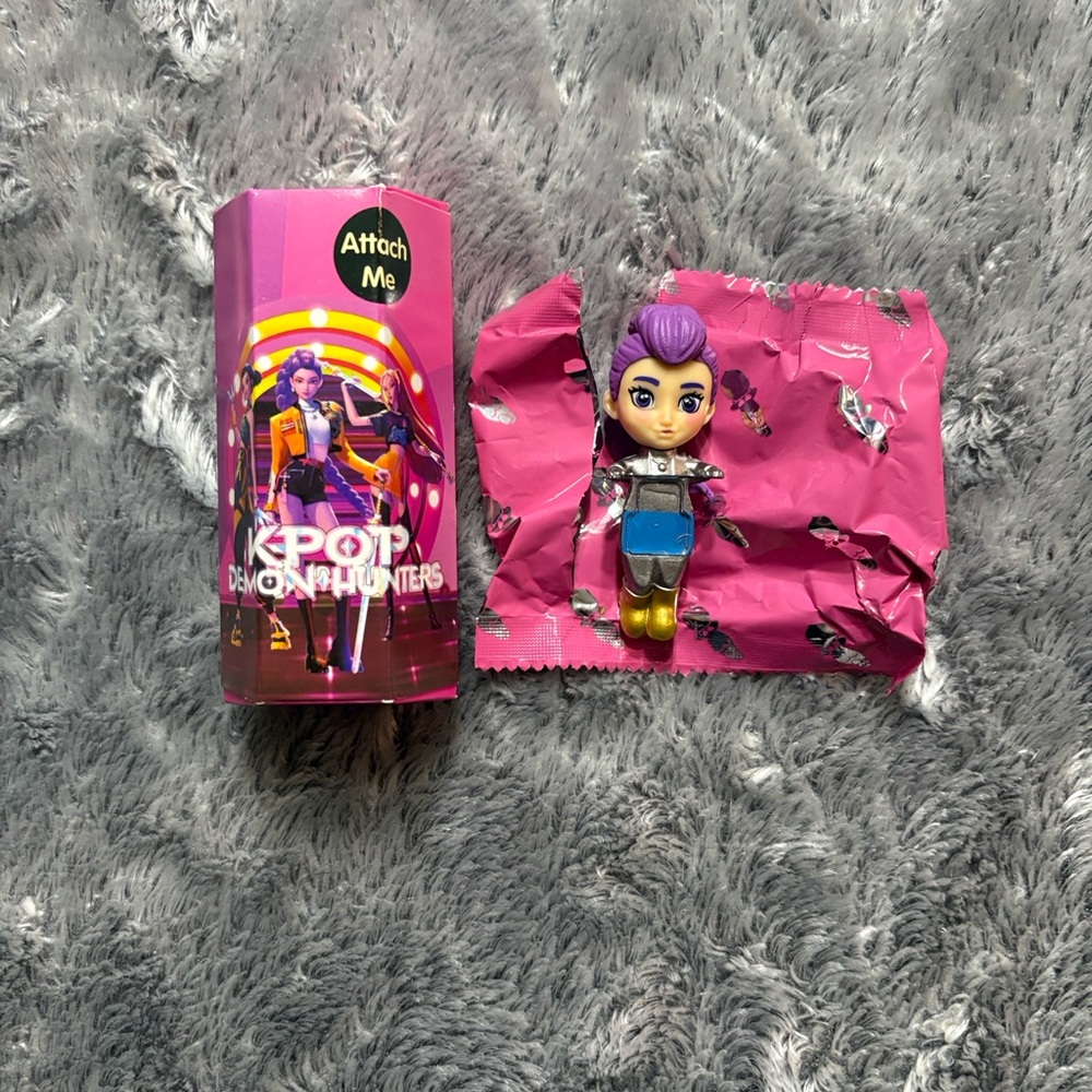 K Pop Bundle - Picture 10 of 13